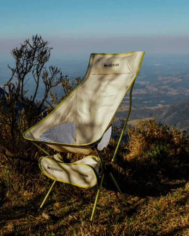 Cadeira Moon Chair Alumínio Atacama com Encosto de Cabeça Ultraleve Marfim e Verde Limão Hawapi